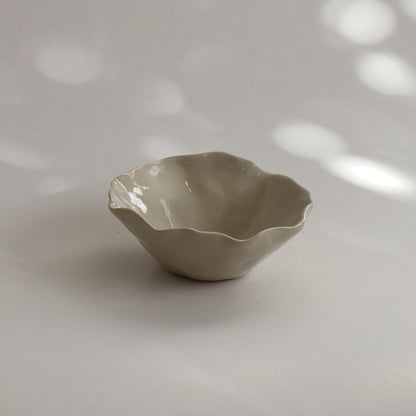 Small Wobble Bowl - Oyster (1)