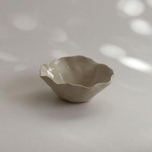 Small Wobble Bowl - Oyster (1)