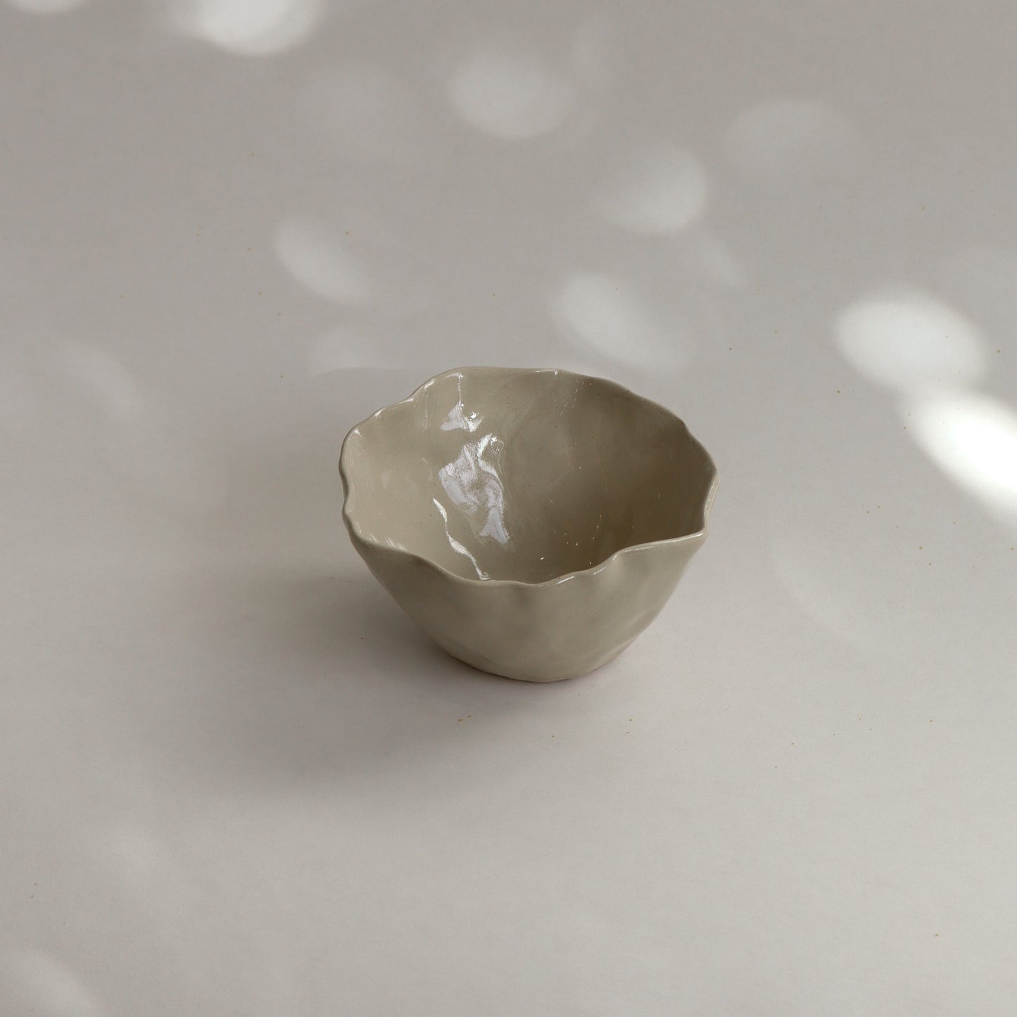 Small Wobble Bowl - Oyster