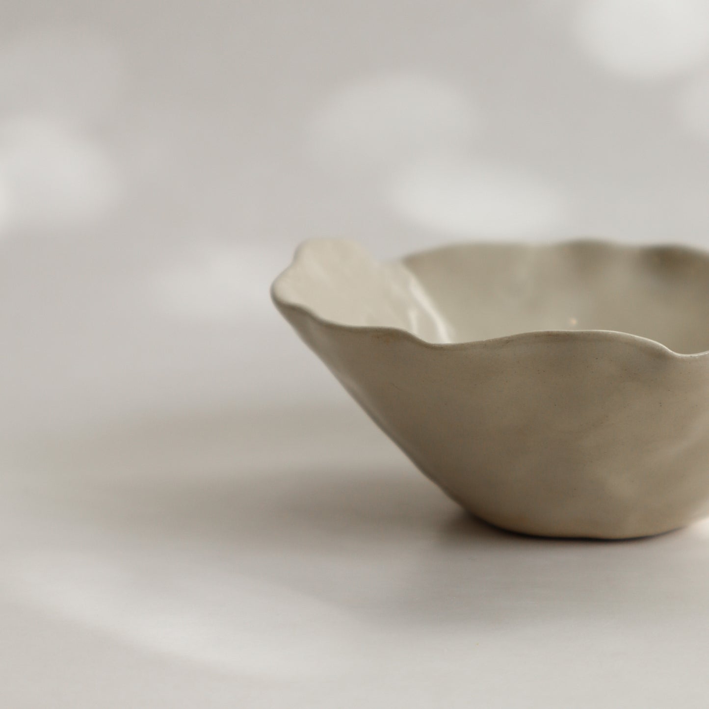 Small Wobble Bowl - Oyster (1)