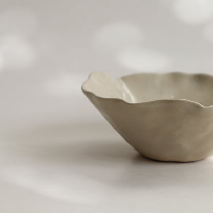 Small Wobble Bowl - Oyster (1)