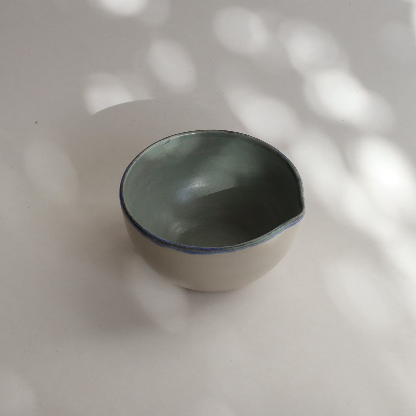 Small Pourer - Cream & Seal