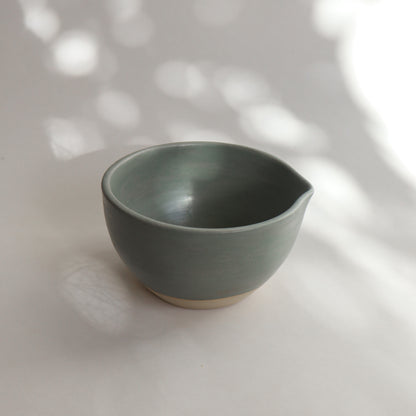 Small Pourer - Seal